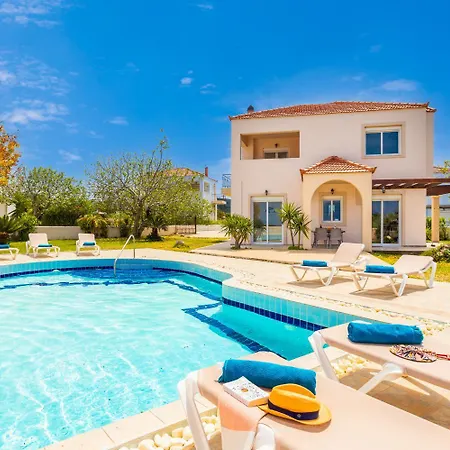 Maia Villa Fánai